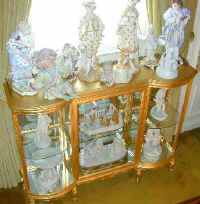 china_figurine_collection_red.jpg (35935 bytes)