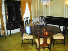 furn_hepplewhite_custom_mah_dining_room_set_with_inlay_red.jpg (60101 bytes)