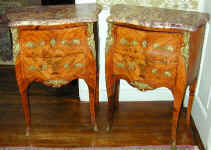 furn_pr_french_commodes_red.jpg (53068 bytes)