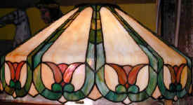 lighting_handel_leaded_shade_22_inch_red.jpg (37339 bytes)