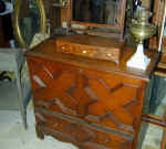 blanket_chest_with_lift_top_and_paneled_front_web.jpg (57596 bytes)